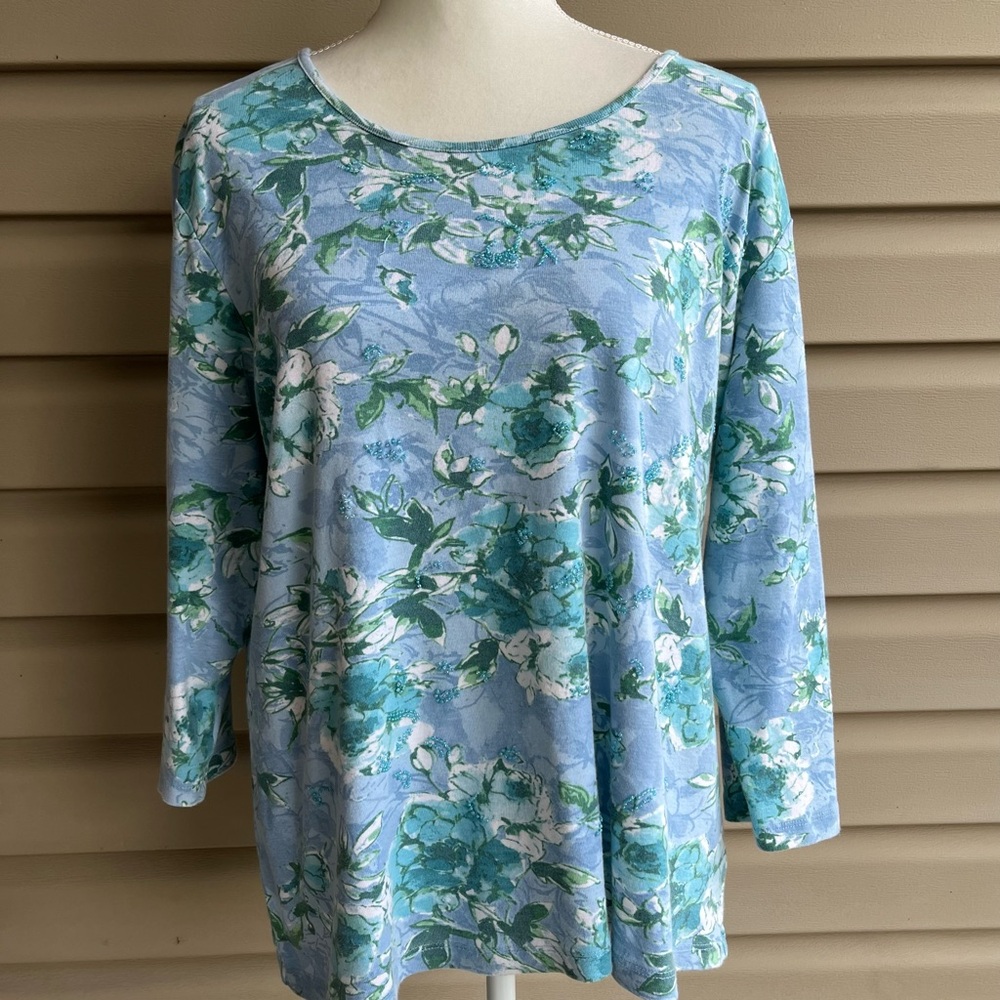 •JM Collection Woman• Abstract Floral Top with Beading - Size 2X
